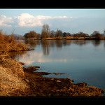 <b>KLID U ŘEKY...</b>