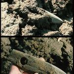 Leze šutr, leze z hlíny, vystrkuje břit ...