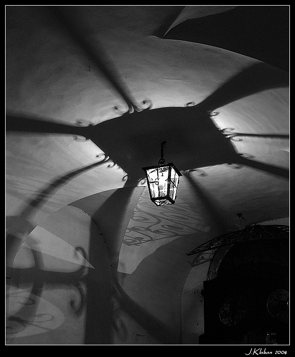 Každá lampa má svůj stín II.