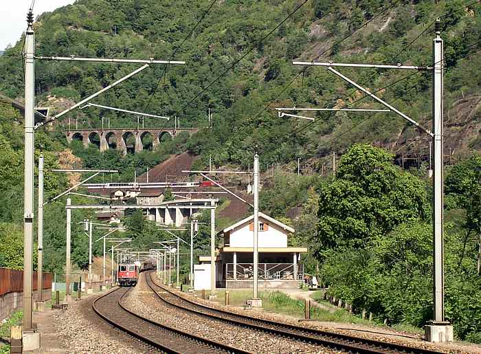 Tři patra trochu jinak