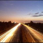 čas tekoucí po asfatlu