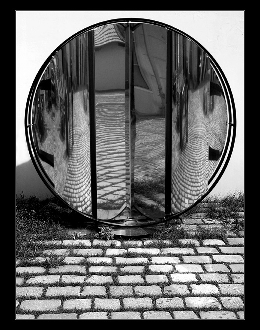 Zrcadlo, zrcadlo, povez mi........