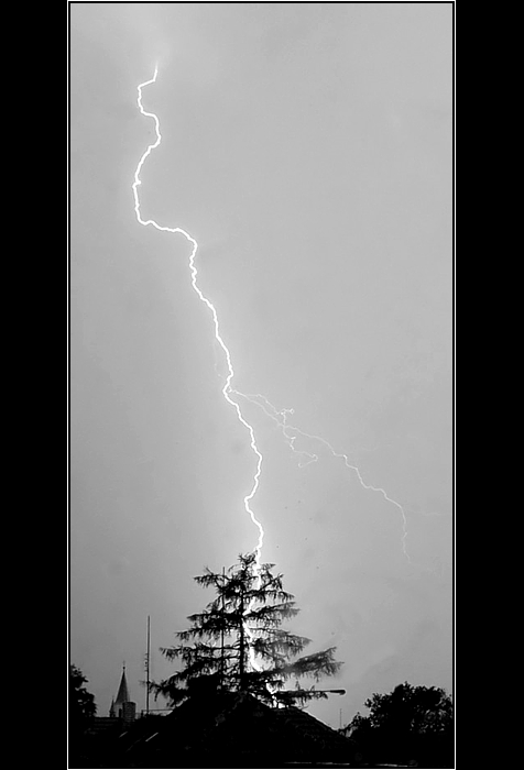 10 256 248 voltů (asi)