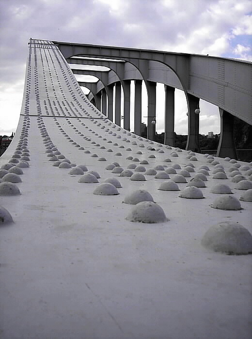 ...Benešův most...