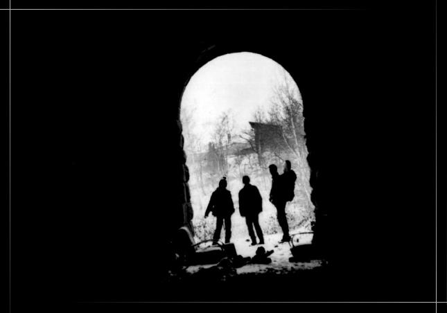V tunelu