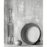 Láhev slivovice, vejce a miska