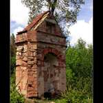 Zarostlá a neudržovaná