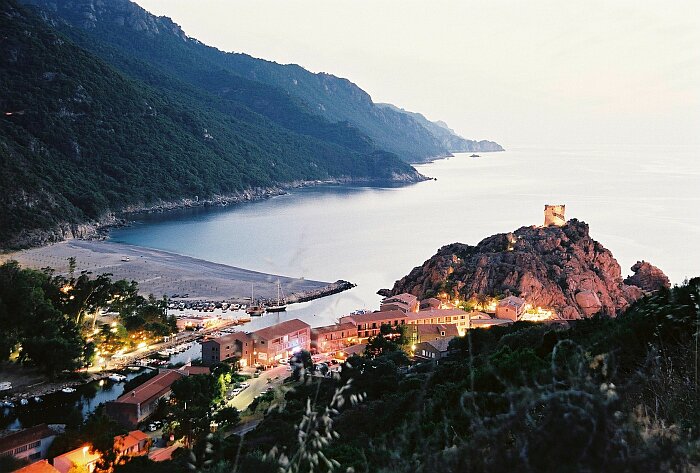 Pokojny vecer na Porto padal