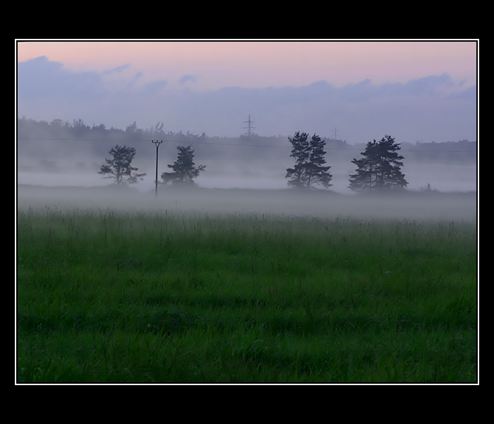 <b>Za mlhou hustou tak, že by se dala krájet...