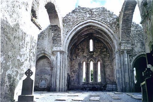 Corcomroe Abbey (pozůstatky opatství) - Irsko