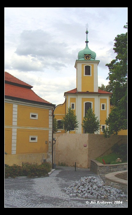 Vinořil se kostel