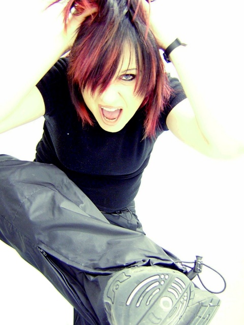 <b><font color=#000080 size=1 face=Verdana>:: crazy scream ::</b></font>