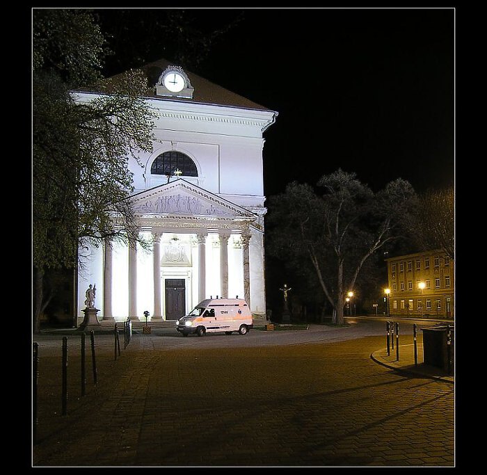 I kostel potřebuje pomoci