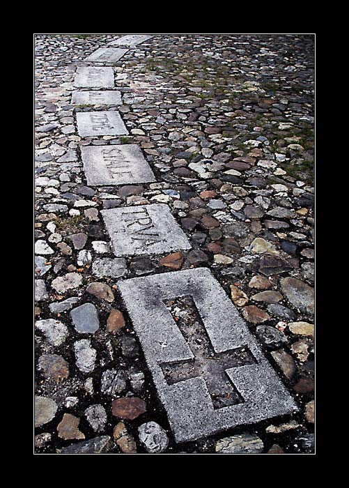 země stále trvá