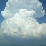 atomový hřib nad krajinou