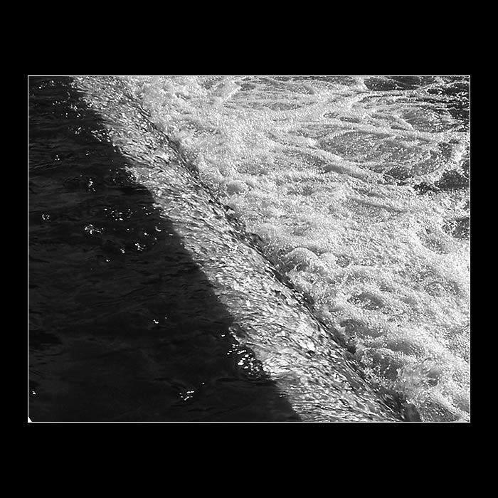 <b>..:: BLACK \\ WHITE ::..</b>