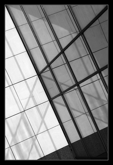 <b>V zajetí struktůr</b>