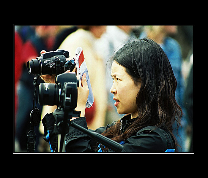 <B>Nikon Canonom</B>