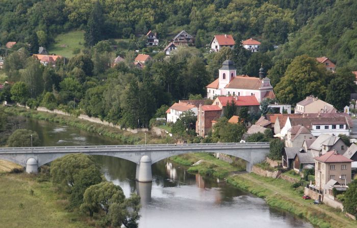Zbečno