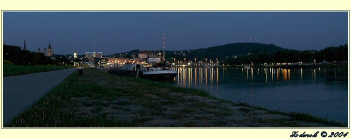 Two ways through the night@Linz