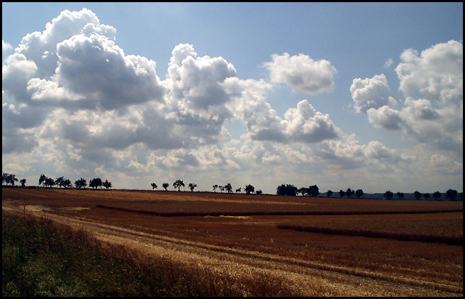 Mraky nad obzorem