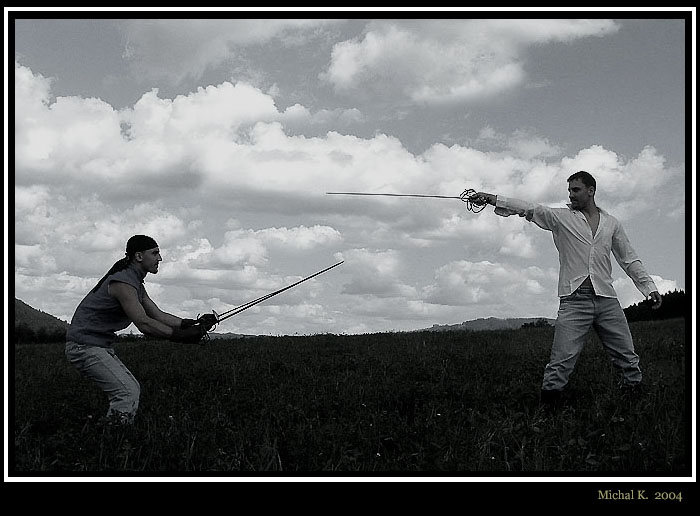 <B><em>Vnitrni souboj...</B></em>