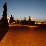 Svítání na Karlově mostě