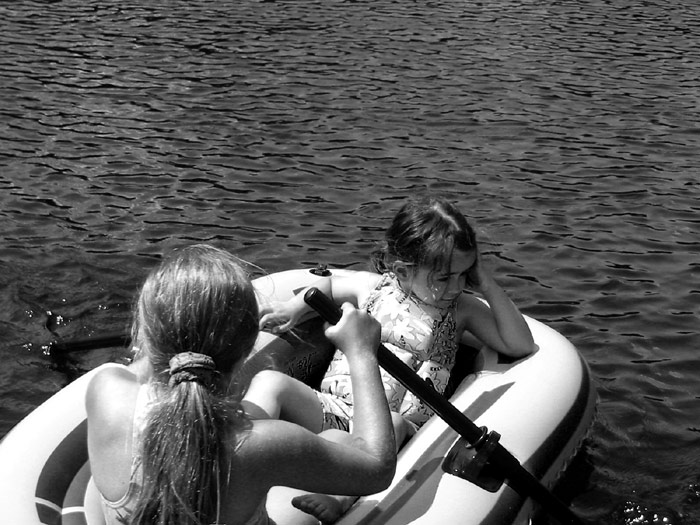 Sylvie et Julie vont en bateau