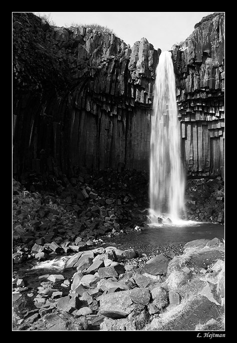Island - Svartifoss