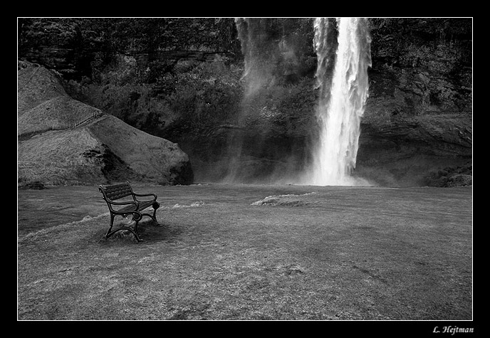 Island - U Seljalandsfossu