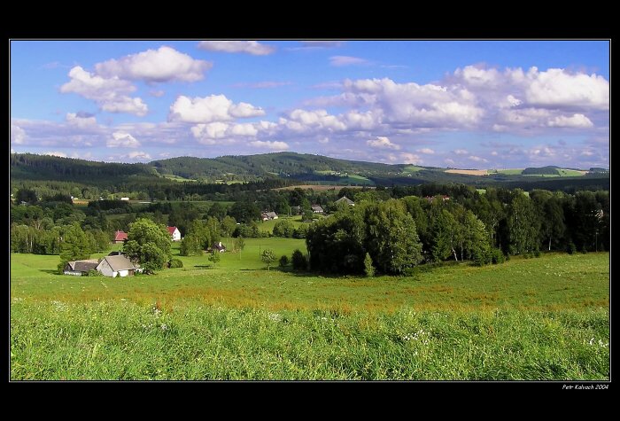 ... louky, lesy, kopečky ...