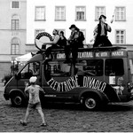 Přijelo divadlo