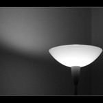 jenom lampa v koutě...