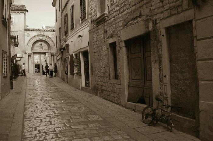 Příliš dlouhá ulice