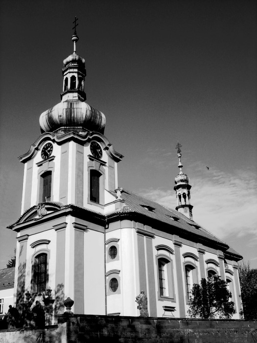 barokní kostel v Uhříněvsi