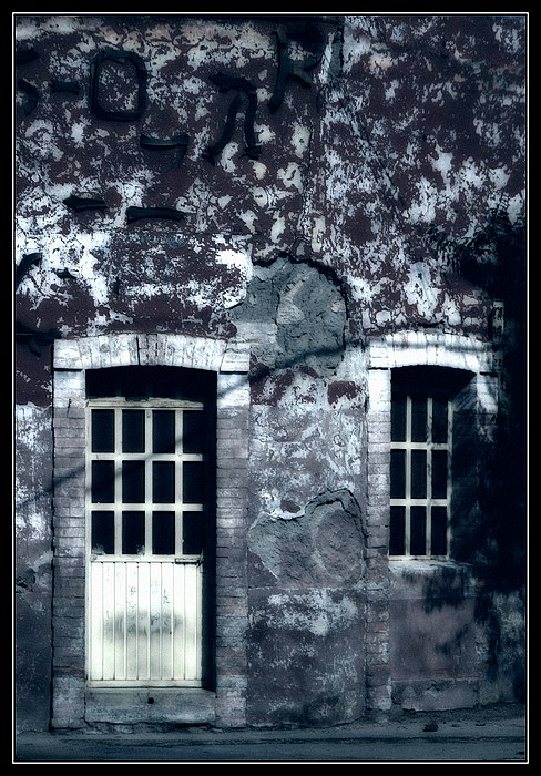 What is behind the door - HELL ???<br>Aquascalientes, Mexico<br> (part one of two)