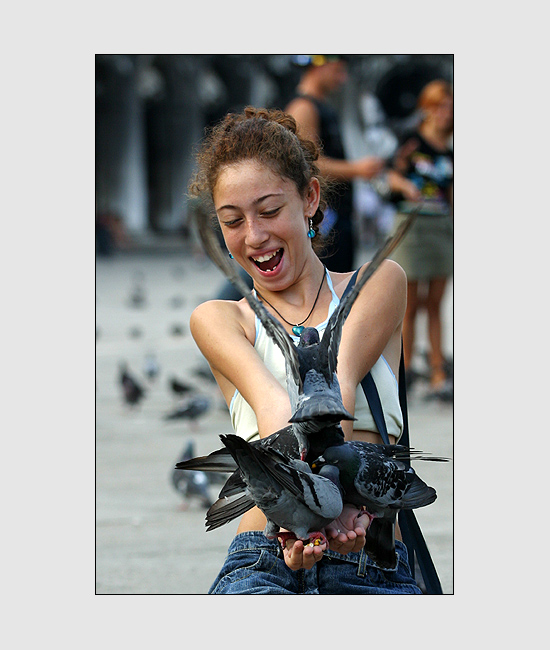 LEPŠÍ VRABEC NA STŘEŠE ...