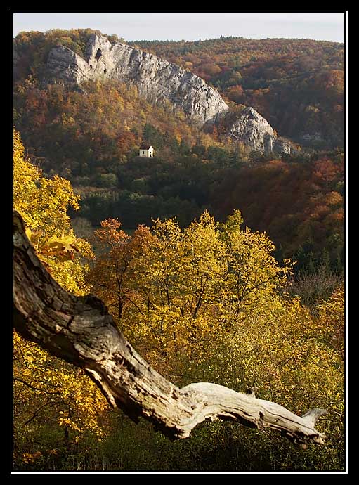 Pod skalou