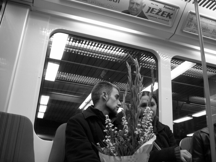 Dvojice v metru