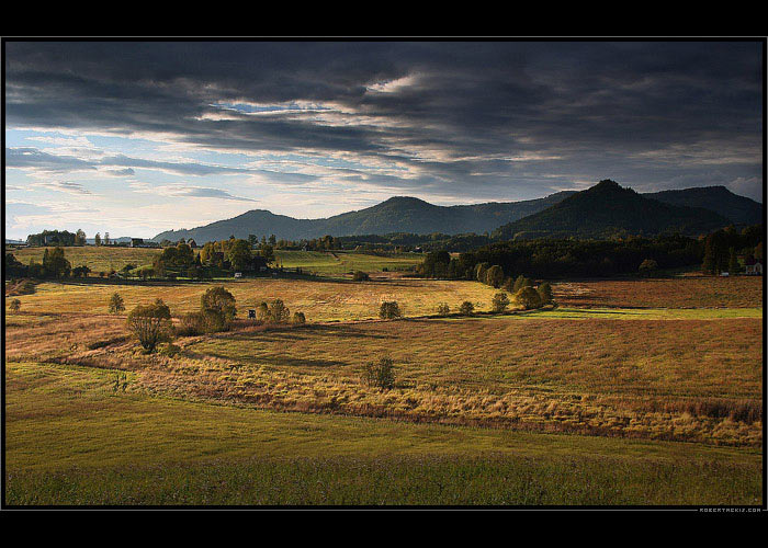Meandr napříč zlatem a smaragdy