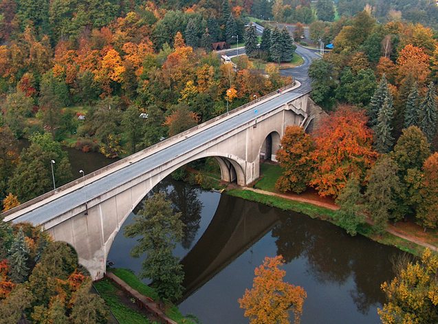 most přes Ohři v Lokti