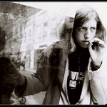 ...ještě jeden šluk a rychle zavolat mladý...