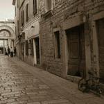 Příliš dlouhá ulice