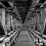 ...cestou železničním mostem...