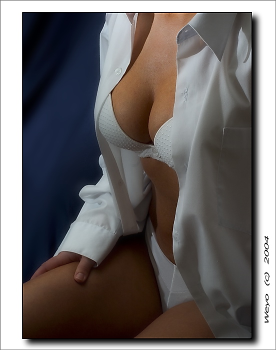 <b>simple white
