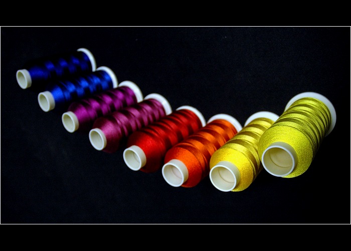 <B><U>... úsmev ...