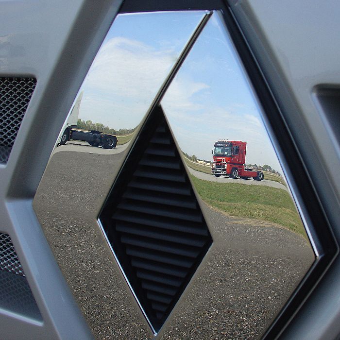 RENAULT V RENAULTU