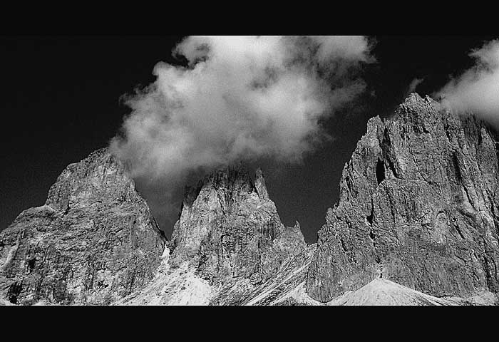 **triumvirát**
