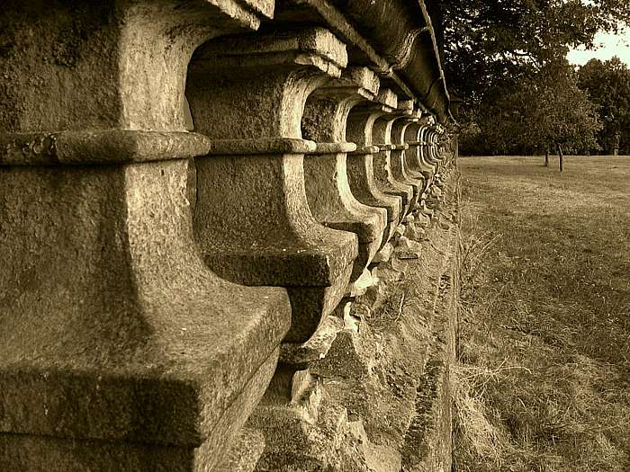 <big><big><big><big>}</big>{</big>}</big>{</big>}<small>{<small>}<small>{</small></small></small>