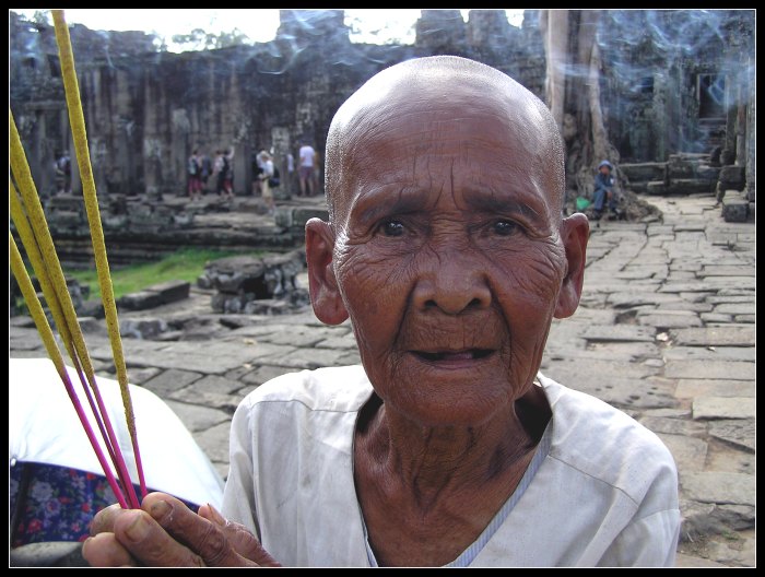 Mníška z Angkor Watu v Kambodži